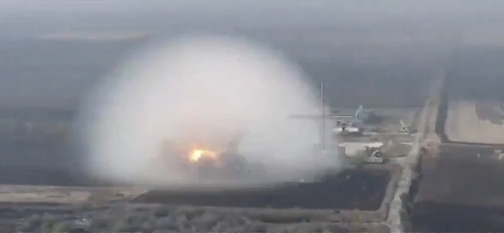 Russlands Überlegenheit immer größer!
„Die kommenden Wochen und Monate könnten die schlimmsten seit Februar 2022 werden. Der Grund: Russlands Überlegenheit in den entscheidenden Kriegsbereichen wird immer größer… Alles in allem sieht es für die Ukraine düsterer denn je aus.“