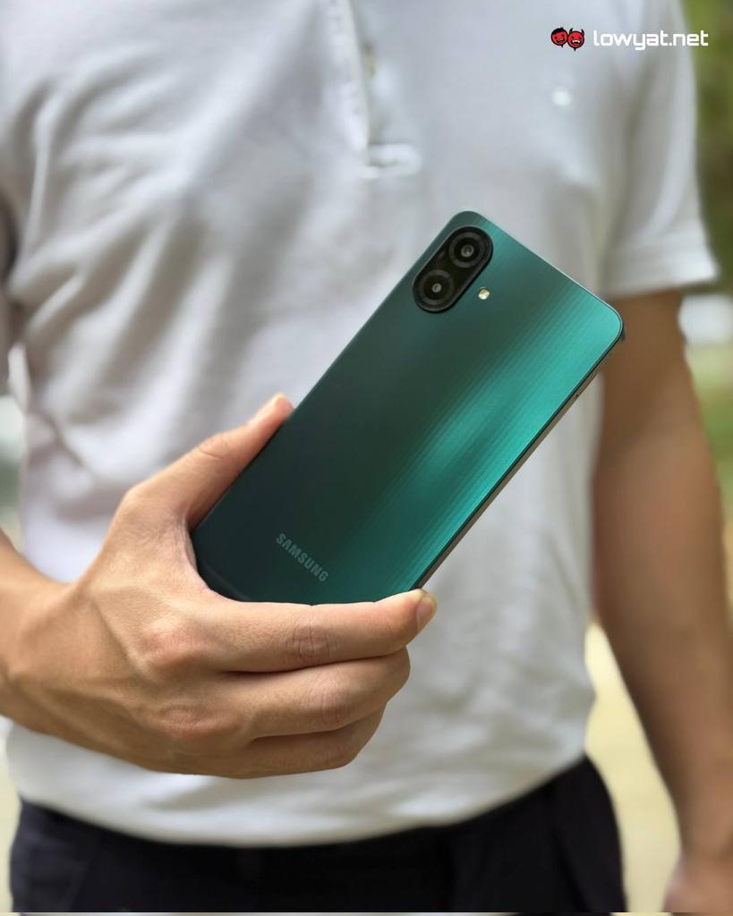 LowyatNET's tweet photo. 6 years of updates. 6 years of confidence. From your first job to your next adventure, the Galaxy A07 grows with you durable, reliable, and now FREE with CelcomDigi.
Visit your nearest CelcomDigi stores now.
#GalaxyA07 #KitaPilihAYE #LONGUsage #SmartChoice #SamsungMalaysia https://t.co/vuOjzzPNZn