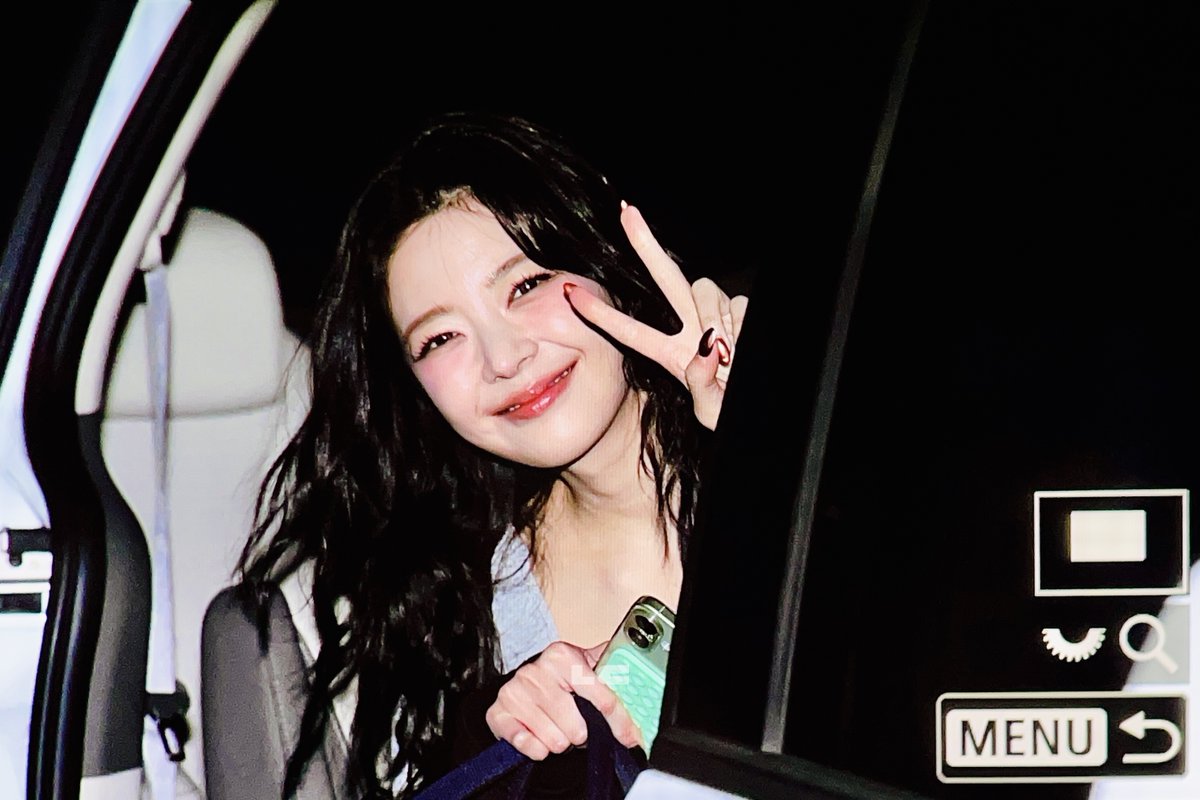 lc_cjs's tweet photo. 251114 이번 활동도 열씨미 달려보자아🥰🩵 #ITZY #있지 #LIA #리아 https://t.co/cYhDD2vdqj