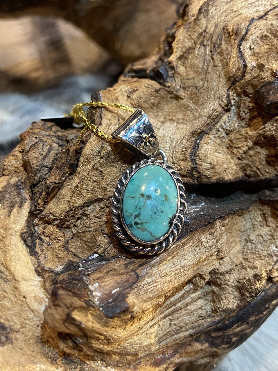 BIG HAND シルバーアクセサリー　ターコイズ ペンダントトップ BIG HANDのターコイズのより線トップが入荷しました！ワンポイントや