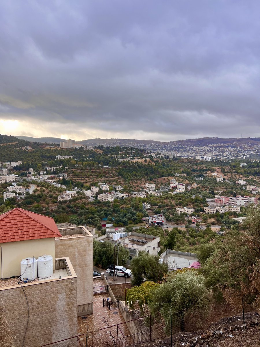 Addhamsmadi's tweet image. عجلون هاربة من عالم ثاني 🌧️