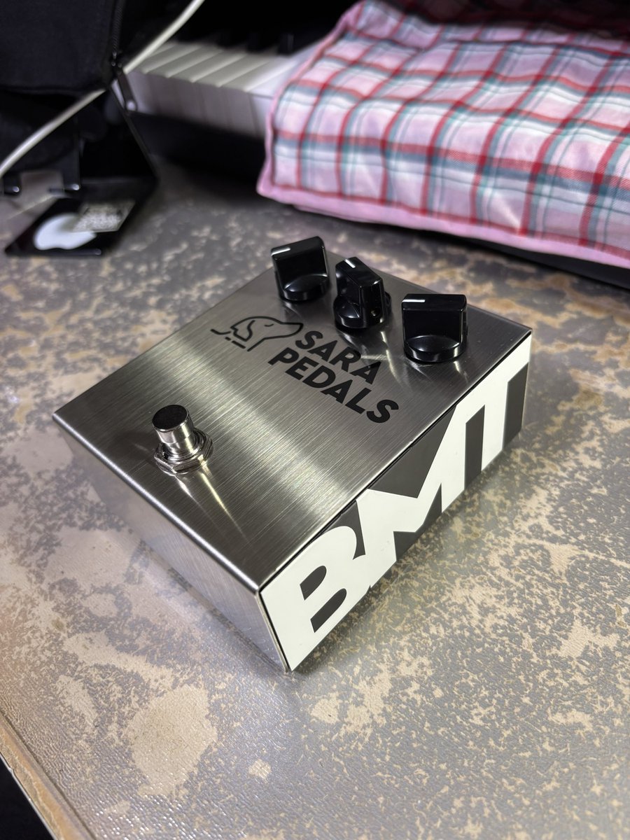 インタビュー読んでたまげた表紙に買ってしまったSara Pedals届いた音