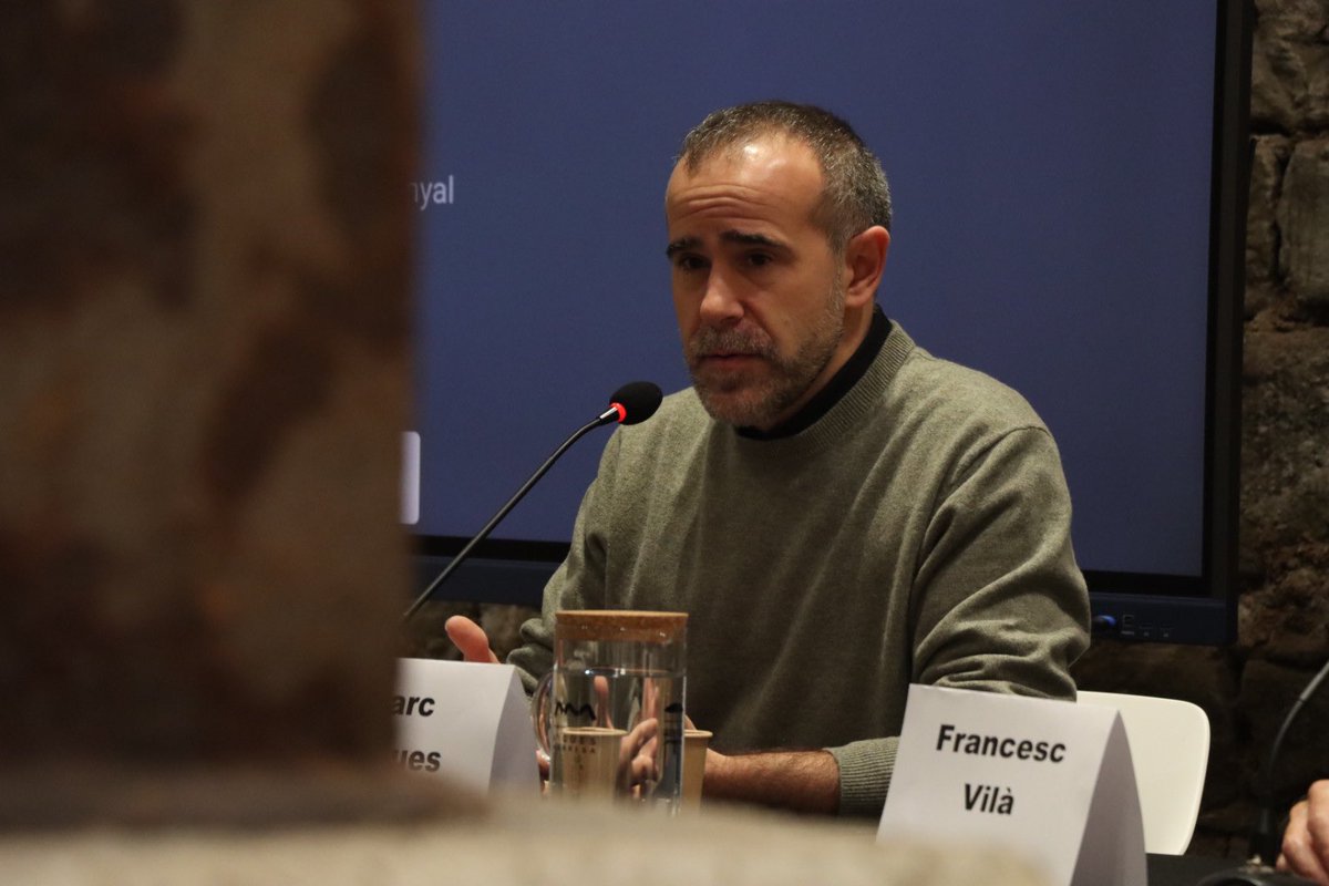 Iniciem les jornades ‘Efímers poètics del Barroc. Evidències i rastres del vers en els segles XVII-XVIII’

Francesc Vilà, director del museu, i Marc Sogues, director científic de la jornada, ens donen la benvinguda a aquest acte que tindrà lloc a les sales del claustre del museu.