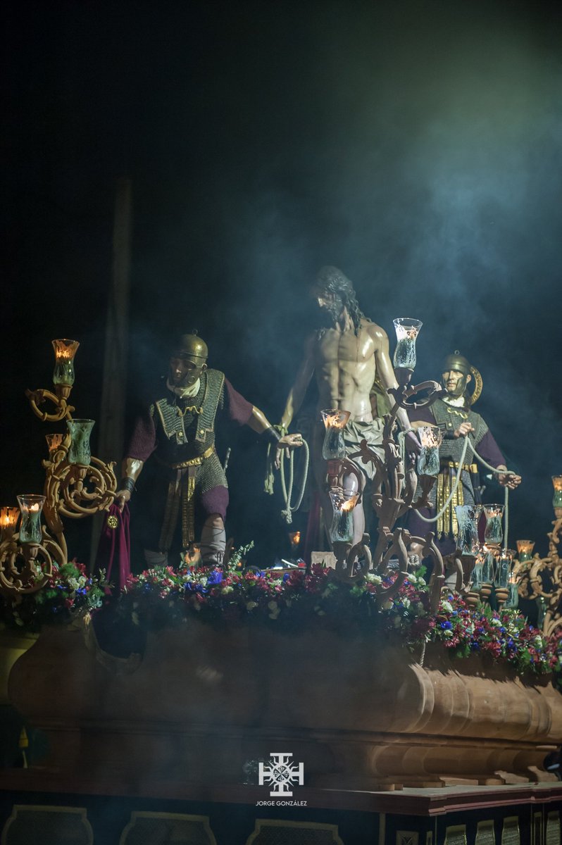 𝑽𝑰𝑬𝑹𝑵𝑬𝑺

#TDSCofrade #VerdeyNegro

📸 Jorge González