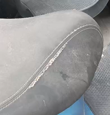 me_dharshan_'s tweet image. DO NOT BUY OLA
More proof of the condition
TN Govt already got 10,000+ complaints on Ola
Kept in rain/sun, boxes on it, scratches, helmet &amp;amp; seat cover damaged
Need action NOW
#OlaElectric #OlaIssues #AvoidOla
#ConsumerRights #EVComplaints #ServiceFail
#TamilNadu #CustomerWarning