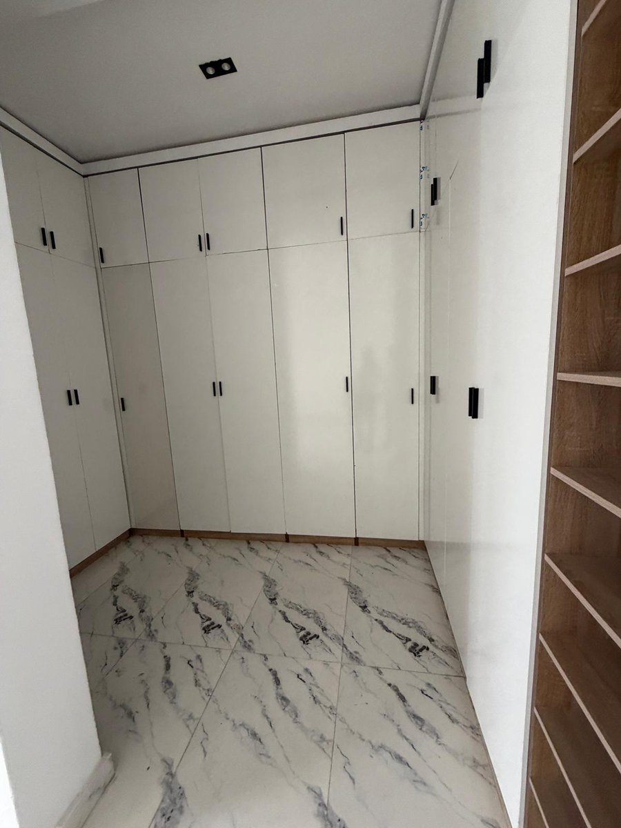 kingzodo's tweet photo. - ⁠Water heater
- ⁠Walk in shower 
- ⁠Swimming Pool
- ⁠300 PLUS SQM
- ⁠Governor’s Consent 

PRICE: 260M Each

Call or Whatsapp: +2347031000145 https://t.co/QJLLCfynql