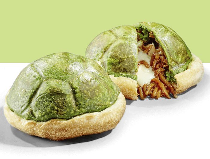 USJ64848981's tweet image. #USJファン
 【 一部食べ歩きフード値上げのお知らせ 】
《 スーパー･ニンテンドー･ワールド 》

こうらのカルツオーネ
～焼きそば＆チーズ〜
900円  ⇒  1100円

ヨッシーのラッシー
800円  ⇒   900円