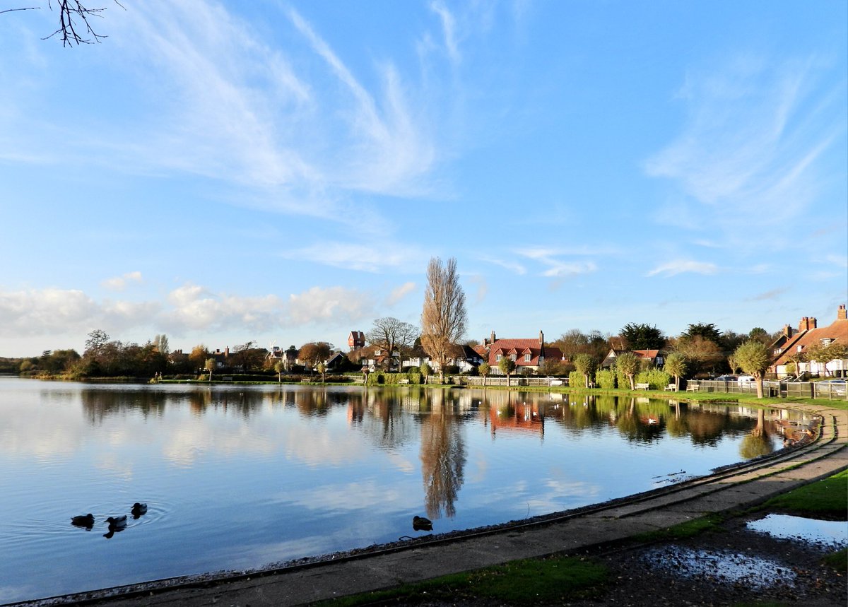 CRCuthbert's tweet image. What a difference a day makes! Peaceful reflections at Thorpeness Meare and the House in the Clouds, Suffolk, 13th November 2025.