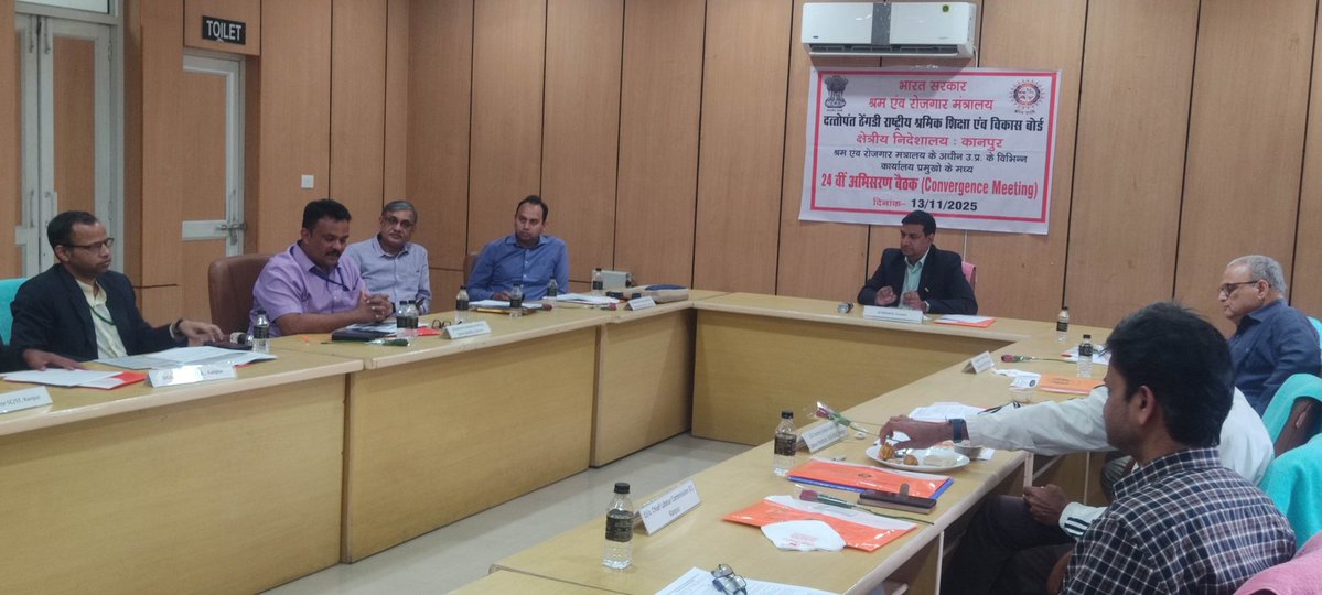 Pramodgupta_77's tweet image. Chairs 34th #Convergence Meeting of HOD&apos;s from various offices of Ministry of Labour &amp;amp; Employment,GoI in UP on 13/11/25 at #NSTI #Kanpur organised by #DTNBWED-KANPUR.It has strengthened our collaborative efforts &amp;amp; commitment to fostering productive works
#ShramikShiksha
@dtnbwed