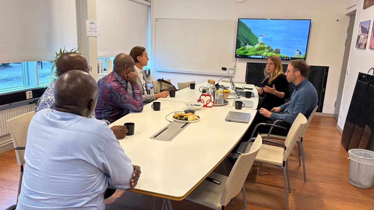 DrMutaiEric's tweet photo. Winding up my Sweden tour with a visit to Uppsala University for talks on partnering with our Vocational Training Centres on home based solar tech. Met Kenyan students, including Bencline Chebet from Waldai Ward. Engaged Midsummer AB Solar and invited them to set up in Kericho. https://t.co/dAVSYF5Yvl
