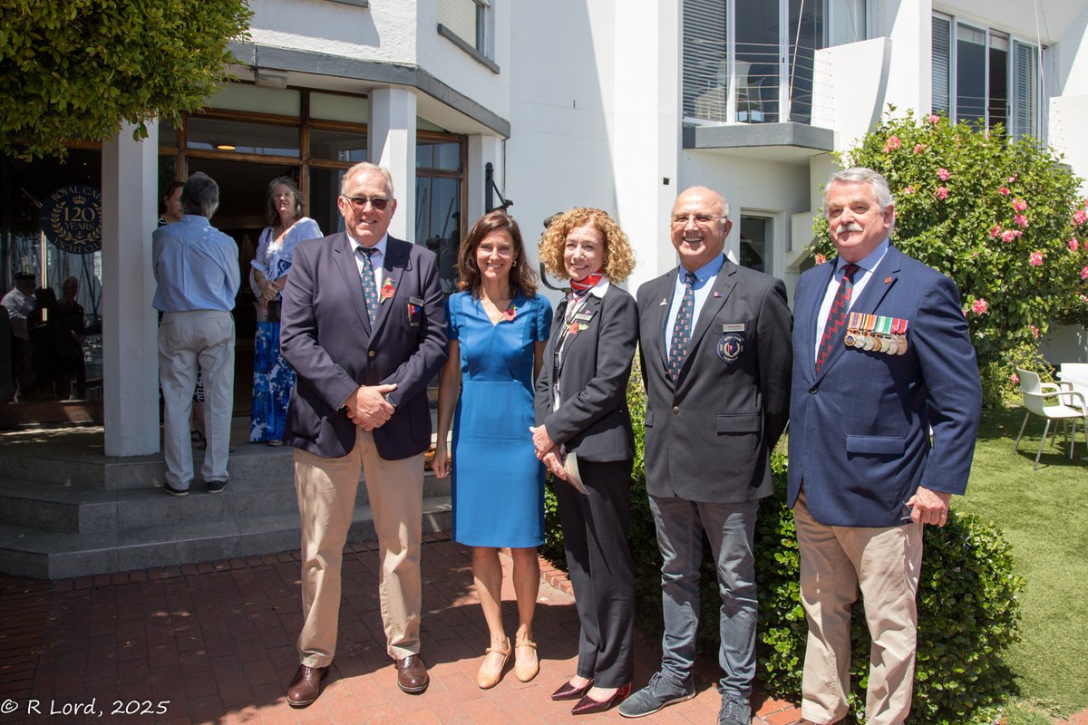 France in Cape Town tweet media