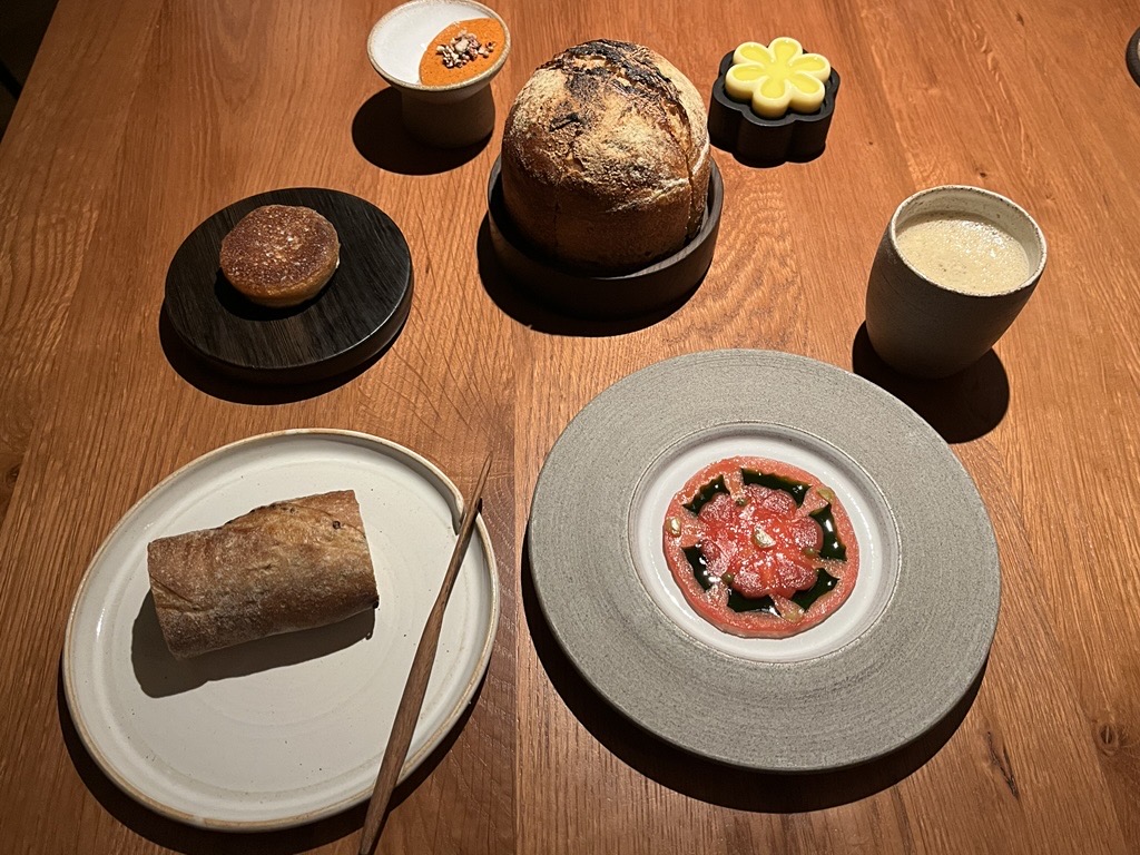 MichelinGuideUK's tweet image. Pretty start to dinner at Hub.Praga restaurant

#MICHELINStar #Warsaw #Poland 

guide.michelin.com/gb/en/masovia/…