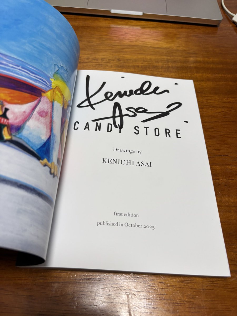 画集を買いましたところ、サイン本でした。ありがたい嬉しい。