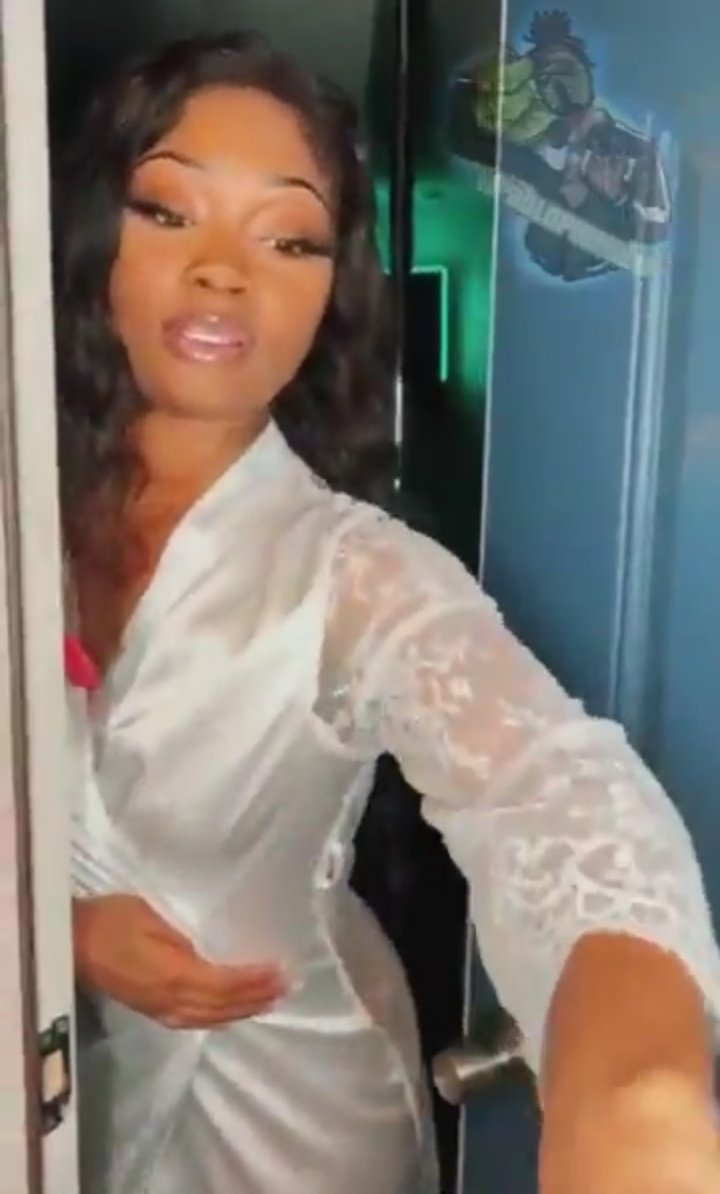 She don't play around 😉
 A thread 🧵 🎥