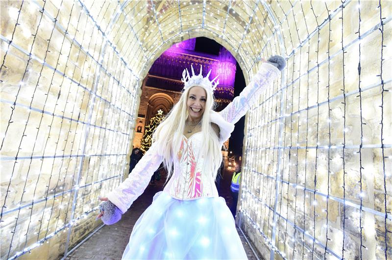 Explore the magic of Lincoln under stunning lights and installations with Lincoln Illuminations 🤩

Running throughout the festive period, explore a dazzling array of intricate light displays and enchanting installations, from 27 November.

Download a map: lincolnbig.co.uk/news-events/do…