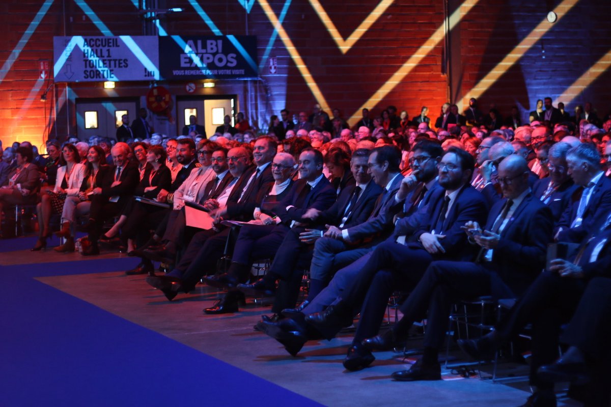 Le 94e Congrès de DF adopte le projet de résolution des Assises du #Tarn sur le financement des politiques sociales départementales.
 
📄 departements.fr/wp-content/upl…
 
#AssisesDF2025 

<a href="/Sauvadet/">François Sauvadet</a> <a href="/ramond_christ/">Christophe Ramond</a>