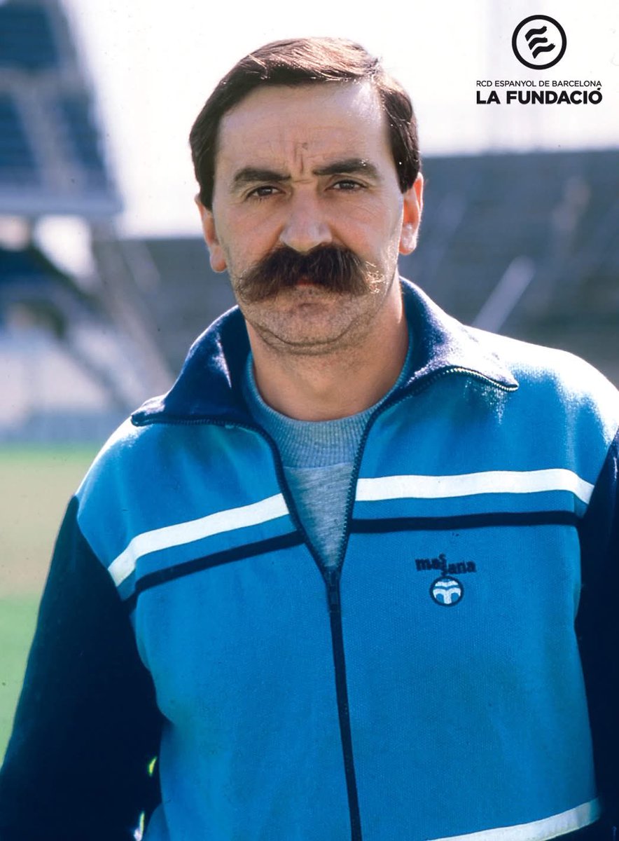 Nos ha dejado el gran Xabier Azkargorta. Uno de los bigotes más reconocidos de nuestro fútbol. Un emblema del RCD Espanyol. 

🖤 DEP
