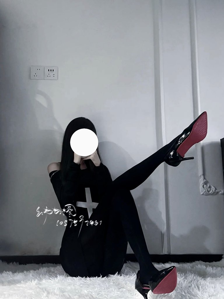 黄推福利内容 - 小幼(接11 可验证)的精彩图片 福利姬小幼(接11 可验证)分享的黄推图片2 - 网红私拍内容