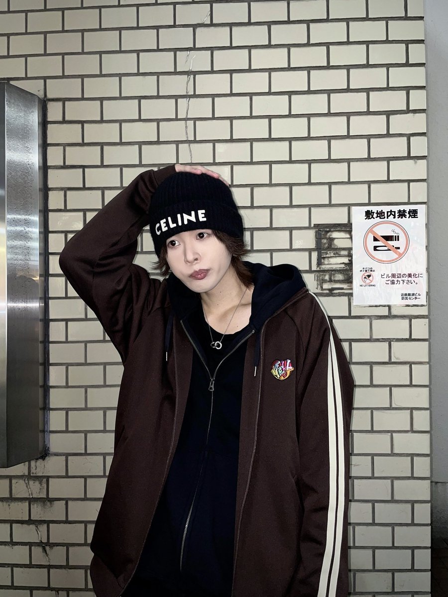 きびしーーーー
久々に洗礼受けたあんまり歌えんくてごめんね
明日はいっぱい歌えるので梅田ドンキ前来てね

#ベルエージェー