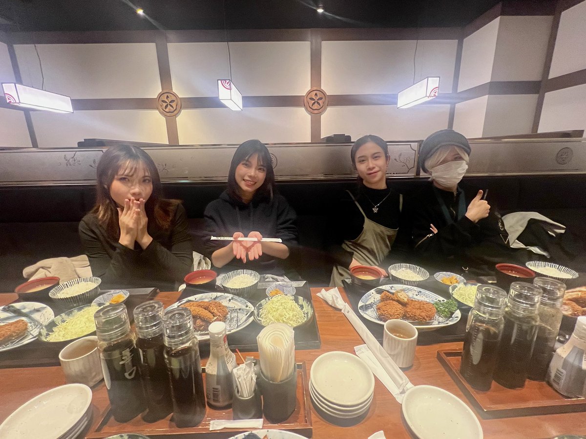 kengensou's tweet image. (ラジオ終わりました)
今日のレインボータウンfm生放送楽しく終わりました！！
ゲストのポラリスさんとのお話し楽しかった♪♪♪
ラジオ終わってから皆んなで食事に行った！！
レインボータウンfmはYouTubeでも配信してるから観てね❣️