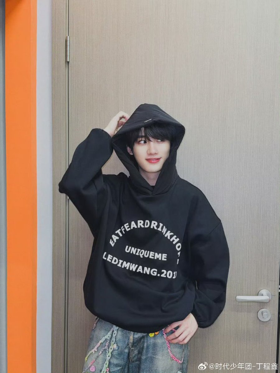 dingd0224's tweet photo. 251114 딩청신 웨이보

一些时光碎片🧩 

#丁程鑫 #딩청신 #DingChengxin https://t.co/G5HKp4w2le