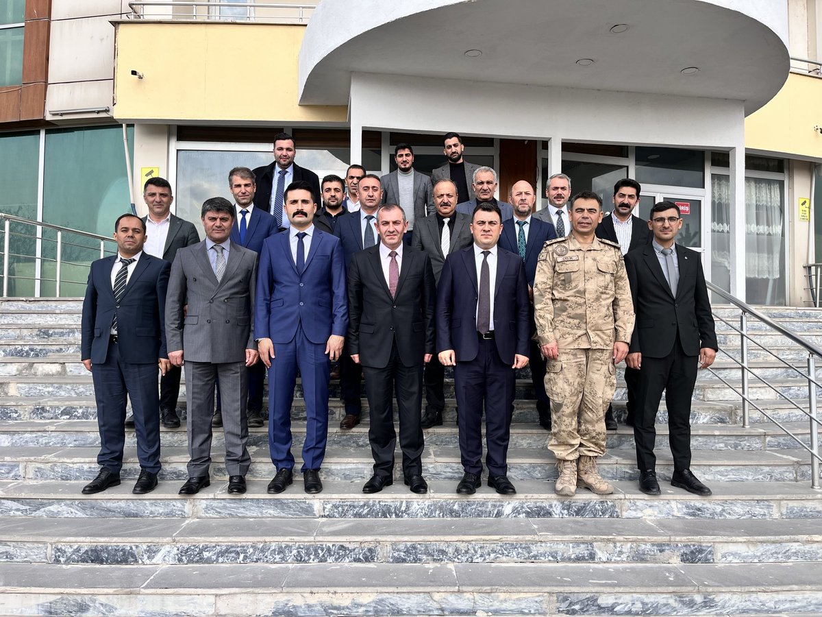 patnos_004's tweet photo. İlçemiz Yazı İşleri ve Nüfus Müdürlüğü görevlerinde bulunan Fatih YALÇIN Bey’in Tutak İlçesine tayin olması sebebiyle, Kaymakamımız Sn. Burak DERTLİOĞLU tarafından veda yemeği düzenlendi.

Fatih Bey’e hizmetlerinden dolayı teşekkür edilerek yeni görev yerinde başarılar dilendi. https://t.co/VwbS7tOCDl