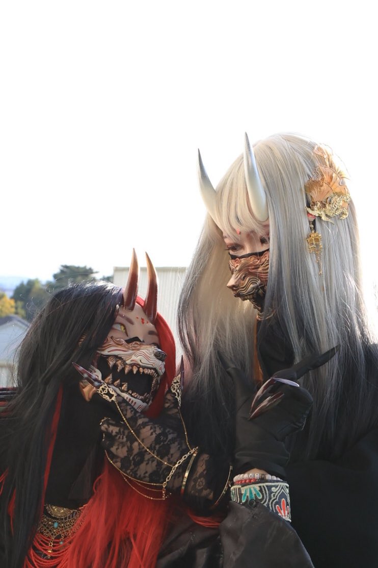 女ともだち

深紅とこはるんは仲良しだゾ🦊

深紅:ろきこ
琥陽:<a href="/heke2_/">へけへけ𓃺͛.*☽</a> 

#怪々yokai祭2025
#お面のかしま屋
📷: ＠Z4709438220177