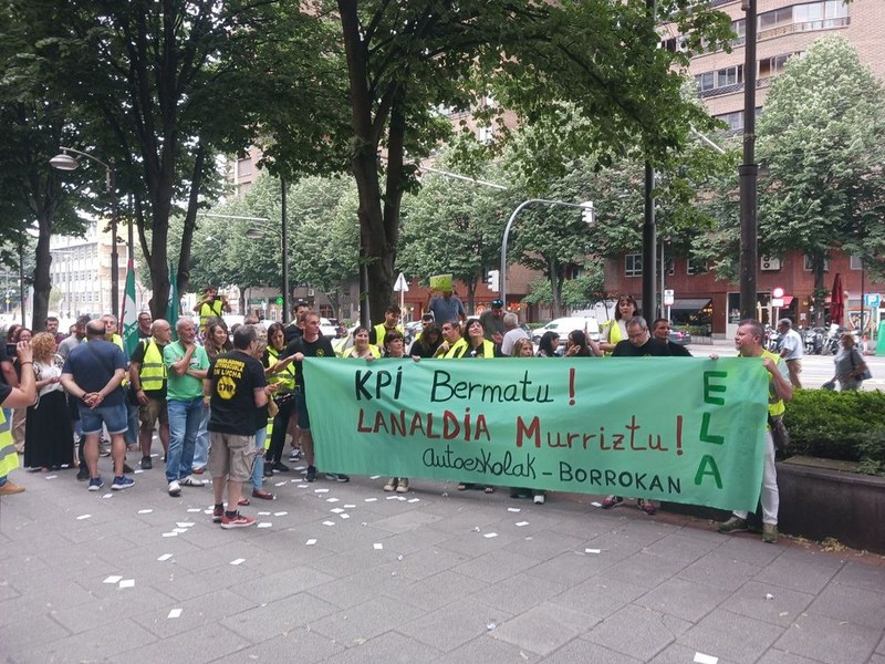 🚘 #BizkaikoAutoeskolak

✅✅ELAko langileen asanbladak gehiengo zabalarekin (%97) onartu du #APAVI patronalak egindako azken proposamena, sektorearentzat hobekuntza esanguratsuak jasoz✊

📲 labur.eus/gdgvl0ir