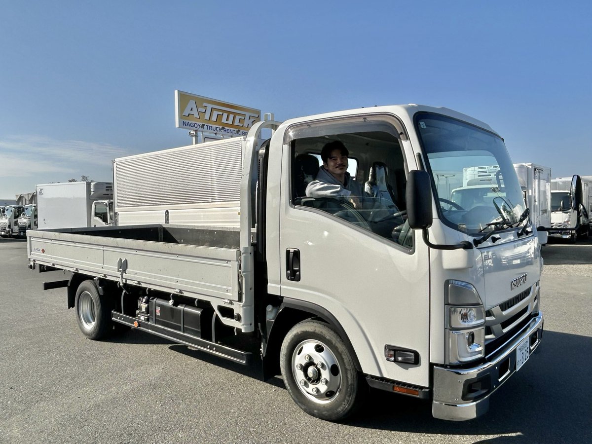 afroscript10's tweet image. 研究の魅力を発信するアウトリーチたるもの、その魅力をよりよく伝えるためには3tトラックも運転するのである！！笑

※運転は僕でしたが、今回の動画撮影に合うサイズのATトラックをあの手この手で探してくれた @Keita_Saiki_ さんにも圧倒的感謝🙏🙏…