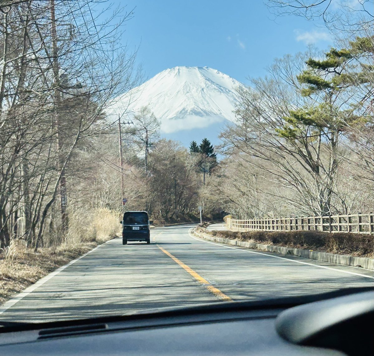 “いい”を手放すと、
自分にとっての“心地いい”が見えてくる。

誰かの“いい”に合わせて生きるのは、
もう卒業していいのかもしれません。
#学校では教わらないシリーズ #自己理解 #手放し #ご自愛 #価値観