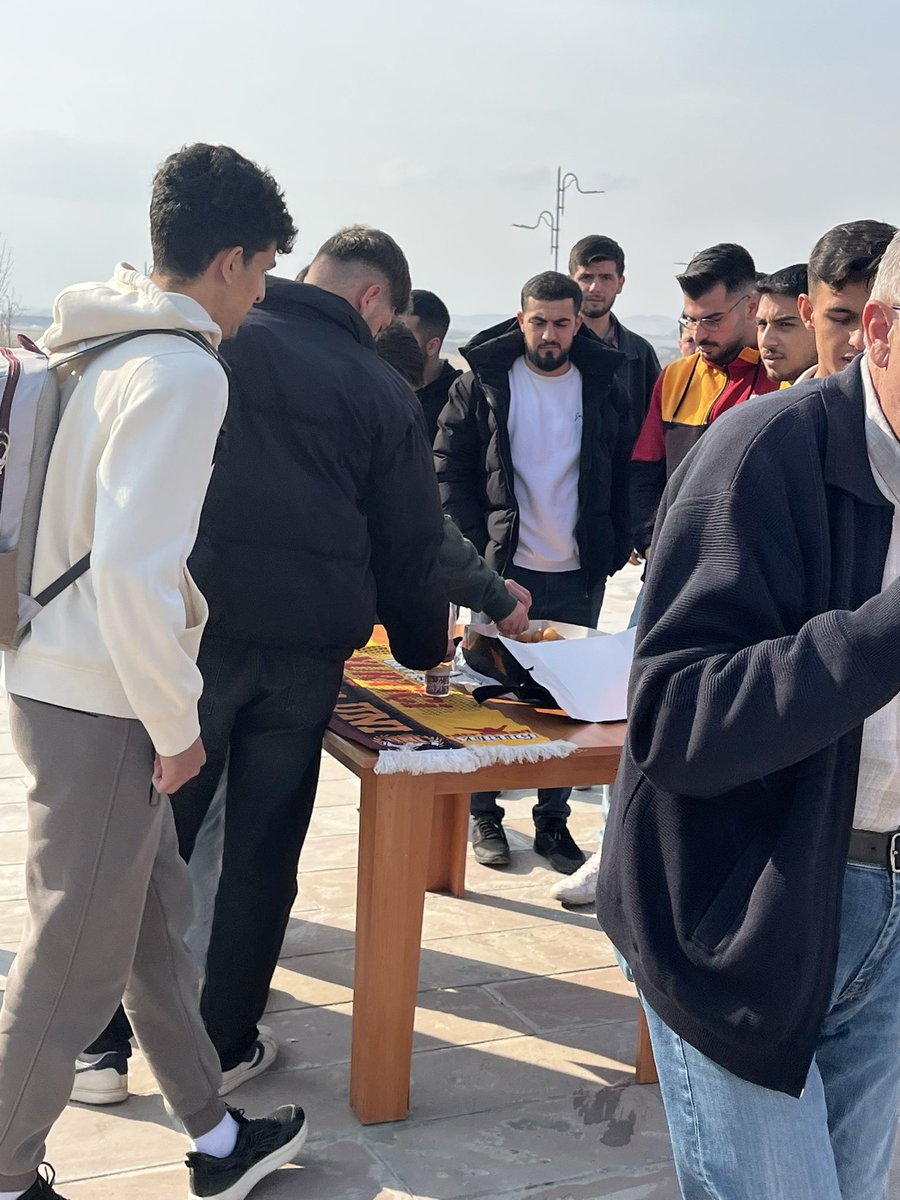 c130 Kargo uçağında hayatını kaybeden  ŞEHİTLERİMİZ’in için Yâ-Sîn-i Şerif ,okutup cuma namazından sonra lokma dağıttık.Rabbimiz kabul eylesin mekanları cennet olsun 

#uAYurtiçi 
#ultrAslanKars