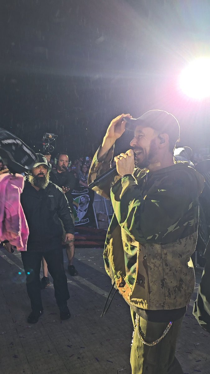 2018 - 2025

ele merece absolutamente toda a felicidade do mundo.