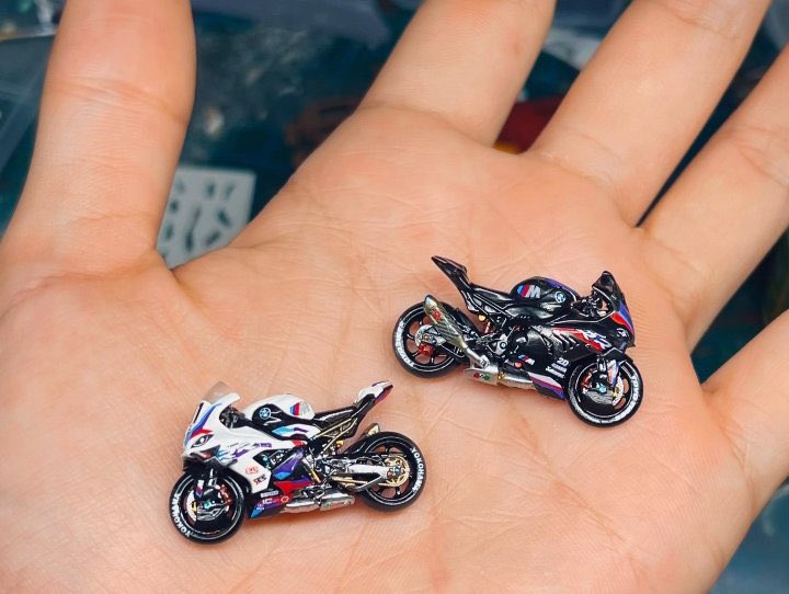 Tunjeestudio's tweet photo. Precision in every polygon high-performance superbike brought to life in 3D. ποΈβ¨
#3DModeling #MotorbikeRender #ZBrush #Blender3D #DigitalArt #3DArtist #HardSurfaceModeling #CGI #MotorcycleDesign #Custom3DModel https://t.co/K41T3uleQQ