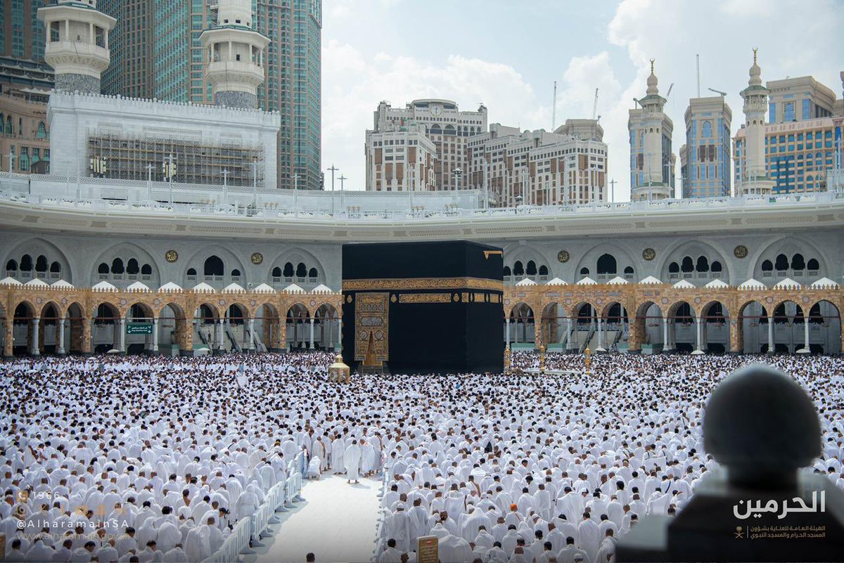 AlharamainSA's tweet image. في يوم #الجمعة، تُعزّز منظومة الخدمات في #المسجد_الحرام حضورها، لتبقى العناية والسكينة جزءًا من تجربة ضيوف الرحمن.