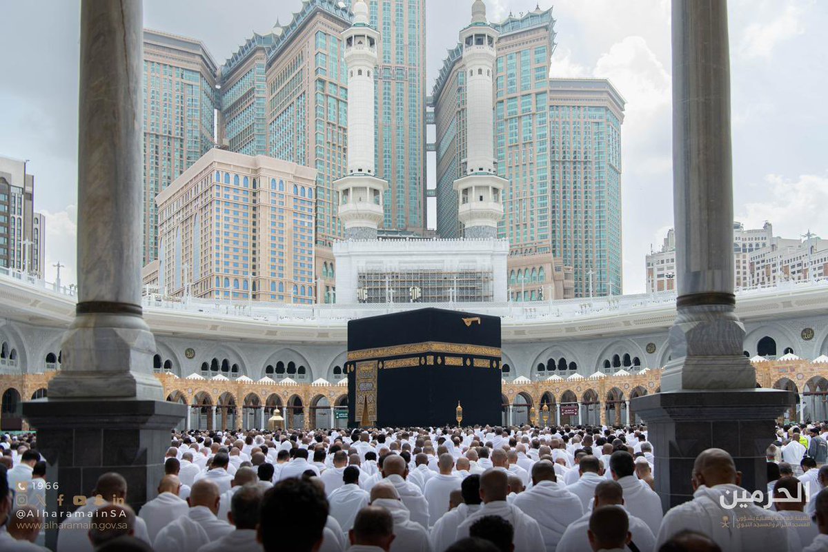 AlharamainSA's tweet image. في يوم #الجمعة، تُعزّز منظومة الخدمات في #المسجد_الحرام حضورها، لتبقى العناية والسكينة جزءًا من تجربة ضيوف الرحمن.
