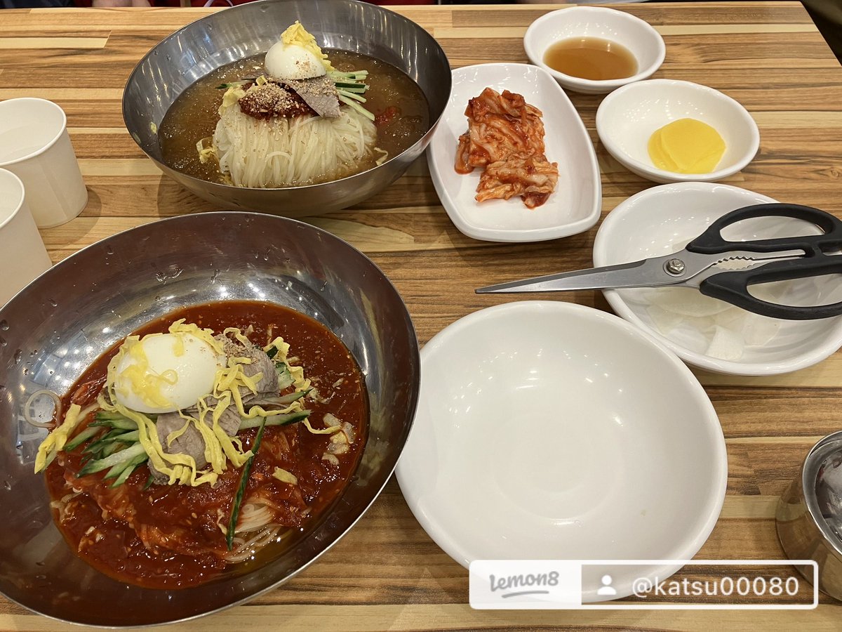 tabiyujin8's tweet photo. 釜山西面の名店✨
伽倻ミルミョン 西面店
（西面駅7番出口→徒歩5分）
🍜ミルミョン 8,000〜8,500₩
🍲海鮮チャンポン 8,000₩
🥟手作り餃子(5個デカい) 5,500₩
ツルもち麺＋デカ餃子で即満腹！
コスパ神のローカル飯🔥
#釜山グルメ #ミルミョン #西面グルメ #釜山旅行 #韓国グルメ https://t.co/xdEiDHBVuz