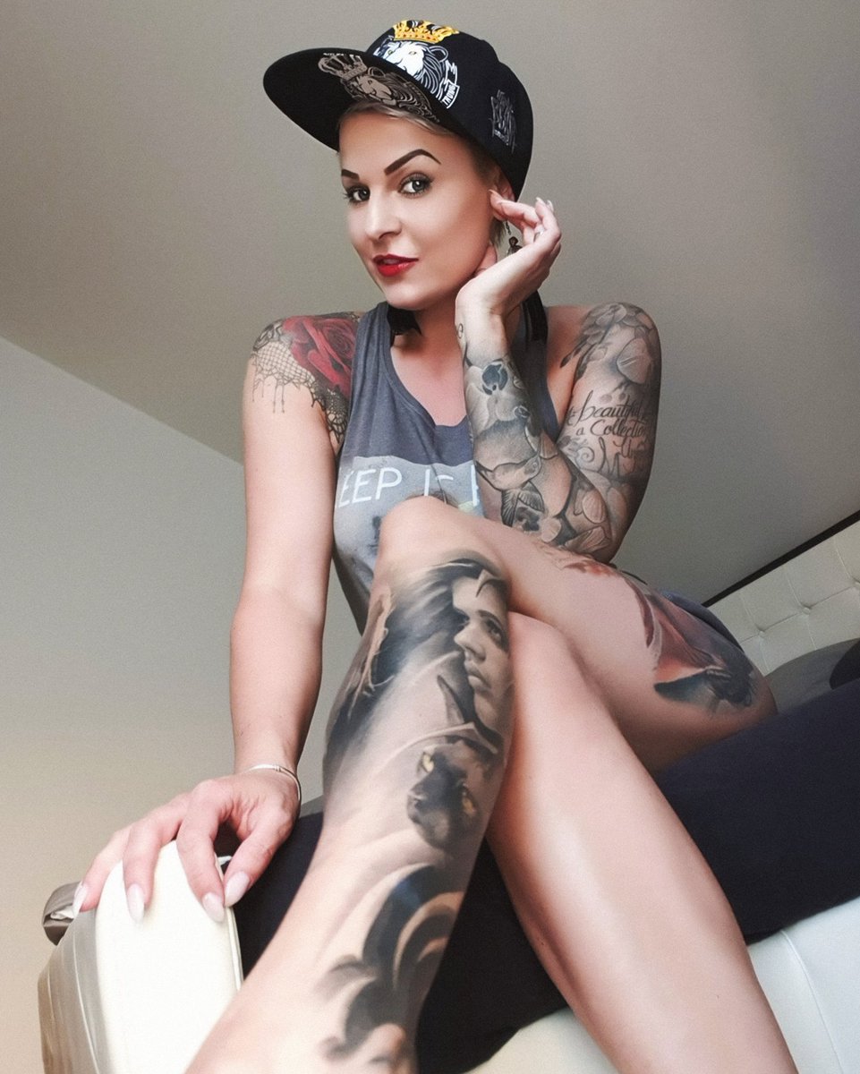fatpunkstudio's tweet image. Does my #ink look good in this? Alt style icon #Sunny kicks back in our luxurious FPS King Lion cap - Explore caps via link in bio.
•
#sunnythatsme #legsleeve #inkedwomen #inkedchicks #inkedmodels #inkedforlife #tattooedmom #tattooedmodel #tattooedlady #tattedgirls