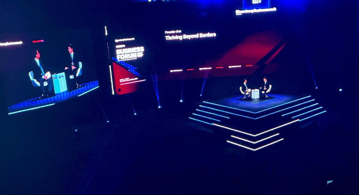 CurtisSChin's tweet image. #Vietnam 🇻🇳

In the arena! at the #BloombergBusinessweekVietnam Future Economy Summit 2025 — on how #technology &amp;amp; strategic foresight can help organizations navigate a rapidly changing world. @MilkenInstitute’s Amb. Curtis S. Chin w/ Grab President &amp;amp; COO Alex Hungate”

#BBW