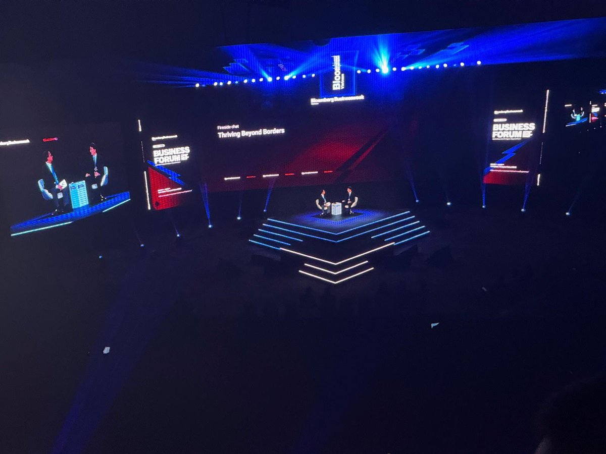 CurtisSChin's tweet image. #Vietnam 🇻🇳

In the arena! at the #BloombergBusinessweekVietnam Future Economy Summit 2025 — on how #technology &amp;amp; strategic foresight can help organizations navigate a rapidly changing world. @MilkenInstitute’s Amb. Curtis S. Chin w/ Grab President &amp;amp; COO Alex Hungate”

#BBW