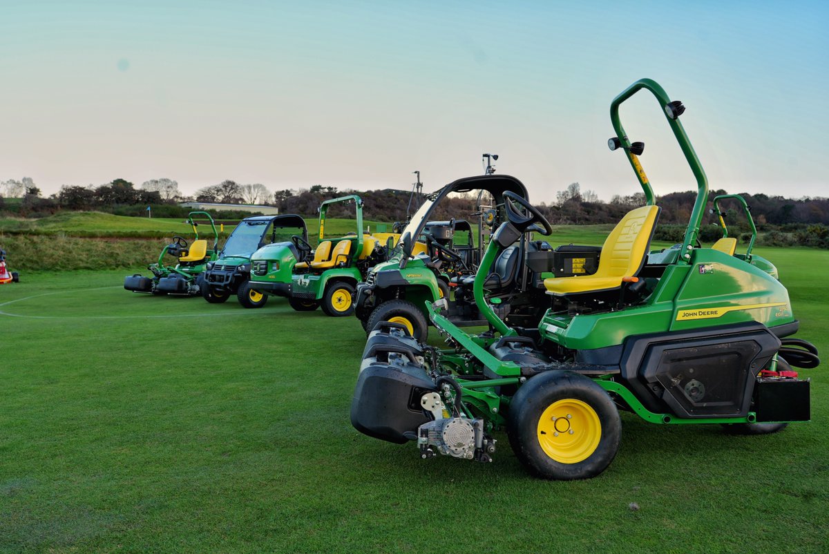 DoubleATrading's tweet image. 💚Leven Links💚

We are proud to deliver our second fleet of equipment to our partners at Leven Links in five years! ⛳️

Working with Course Manager Craig Berry and his team to further improve turf quality with the introduction of X3 2750 E-Cut Hybrids with industry leading…