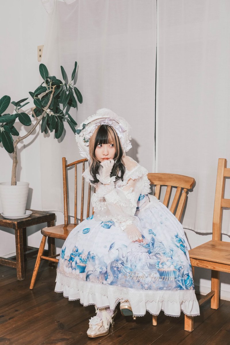 kinopo_idol's tweet photo. 📚メディア情報🍄
11/21(金)発売
「IDOL FILE Vol.38 Lolita & Gothic」
桜寝あした(@ashita_kinopo)が掲載💜
素敵なロリータを見に纏い撮影📸
発売をお楽しみに✨
#きのポ #IDOLFILE https://t.co/zxWhMn0KLF