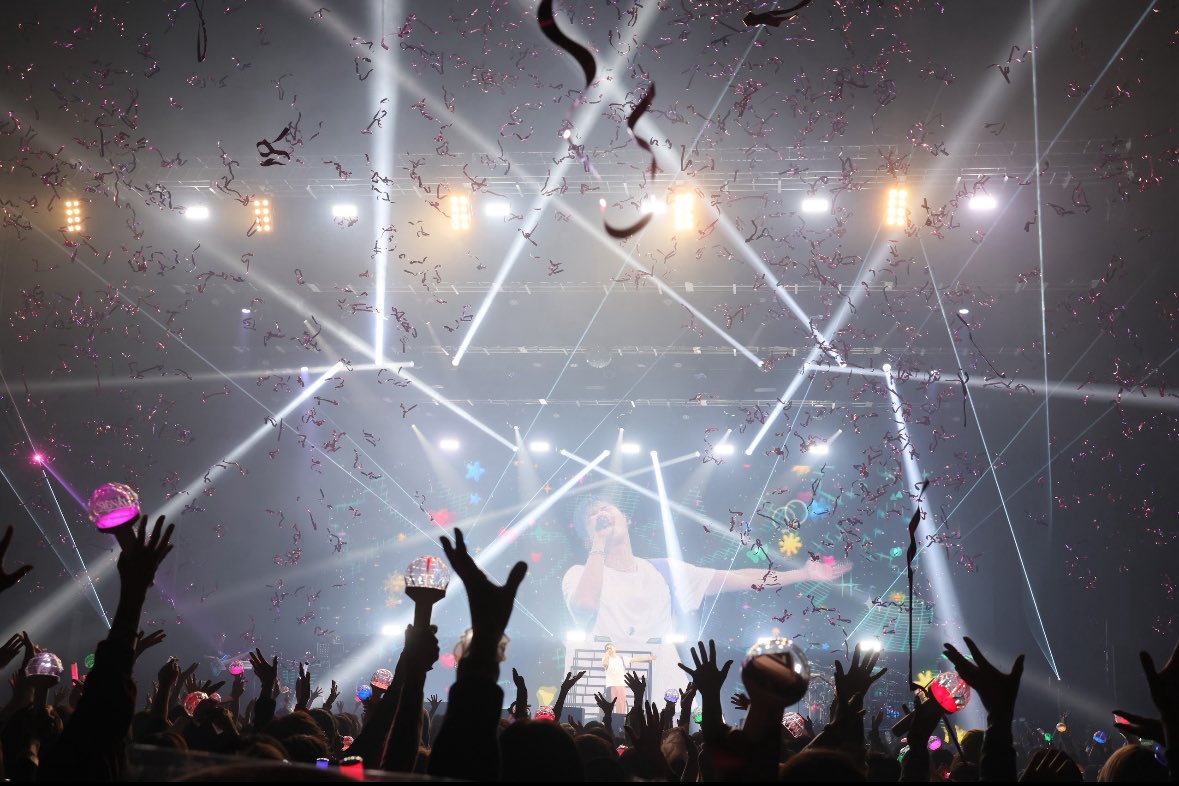 17_madooo's tweet image. 先日取材した #ソ・イングク さん2年ぶりの日本コンサートツアー「2025 SEO IN GUK CONCERT TOUR IN JAPAN [SIGNAL]」東京ガーデンシアター千秋楽のライブレポートが公開されました✍️

綺麗な歌声と3時間歌いっぱなしの姿に圧巻でした！🥹

#SeoInGuk #SIGNAL #서인국

manimani-korea.net/2025-seo-in-gu…