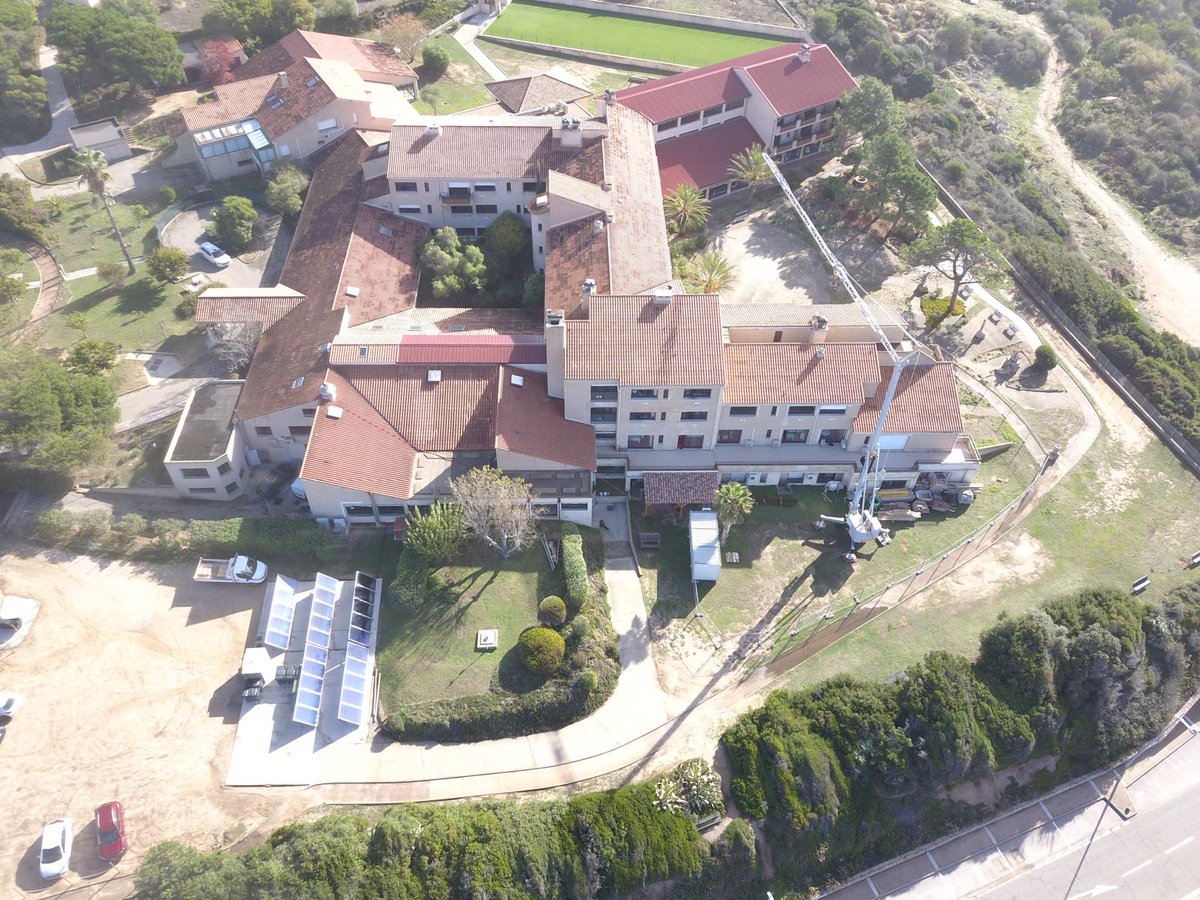 Sunerg_Solar's tweet photo. La Corsica si scalda grazie a collettori made in Italy! Impianto solare termico completo con 25 collettori BLUHX+ e accumulo HB2000. 
#sunergsolar #solaretermico #rinnovabili https://t.co/20TA1aYGaC