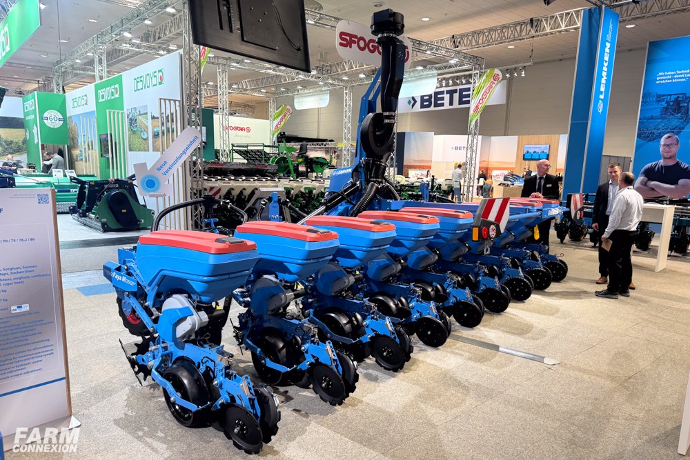 Farm_Connexion's tweet photo. [Agritechnica 2025] Lemken Faya MF : Un semoir monograine plus classique https://t.co/8gvnwXL3EP https://t.co/lz2Mi6qRvg
