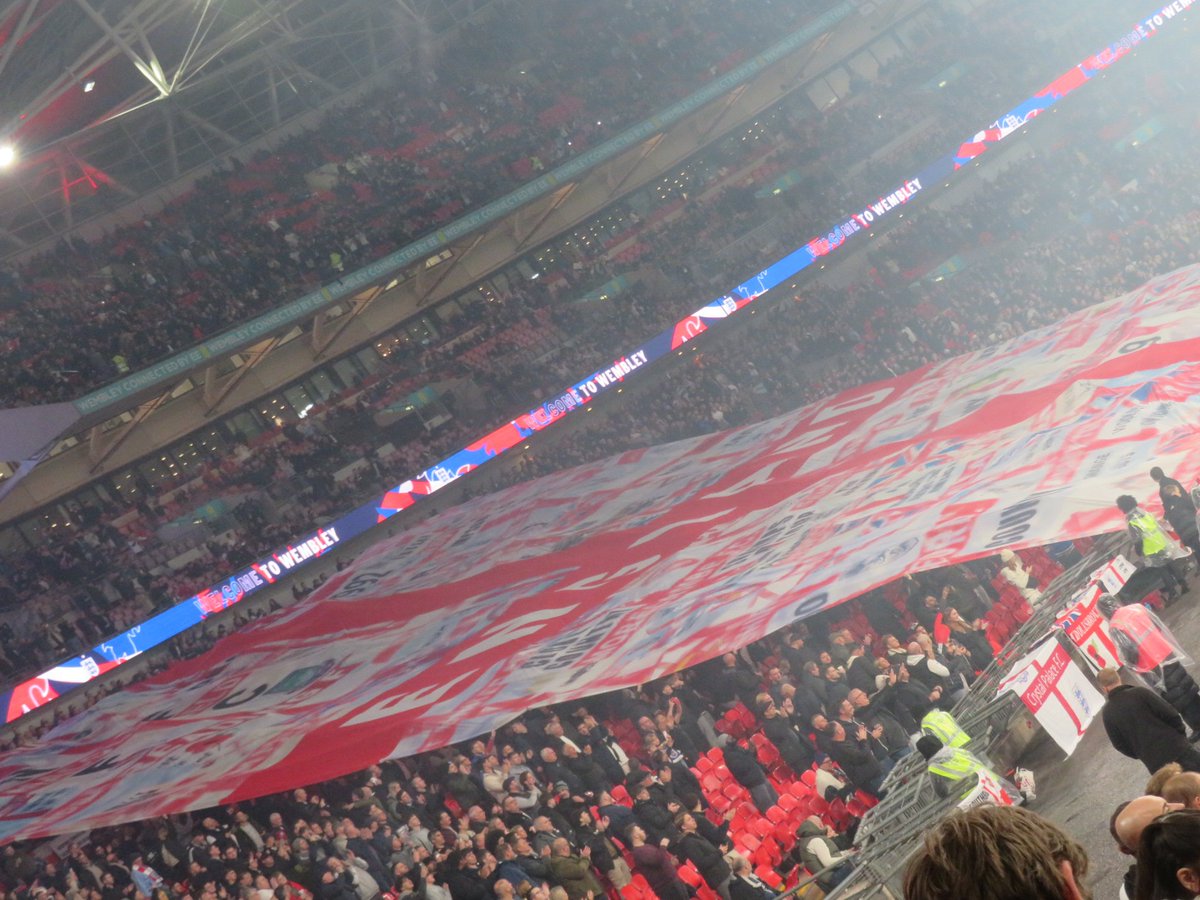 luc7_dcfc's tweet image. Any pictures of the full surfer flag please England fans ? 
Would love to see the rest dcfc flag 👀? 
@England #england #surfer #dcfcfans #fansflag #engserbia #WC2026 #worldcupadventre #roadtoUSA