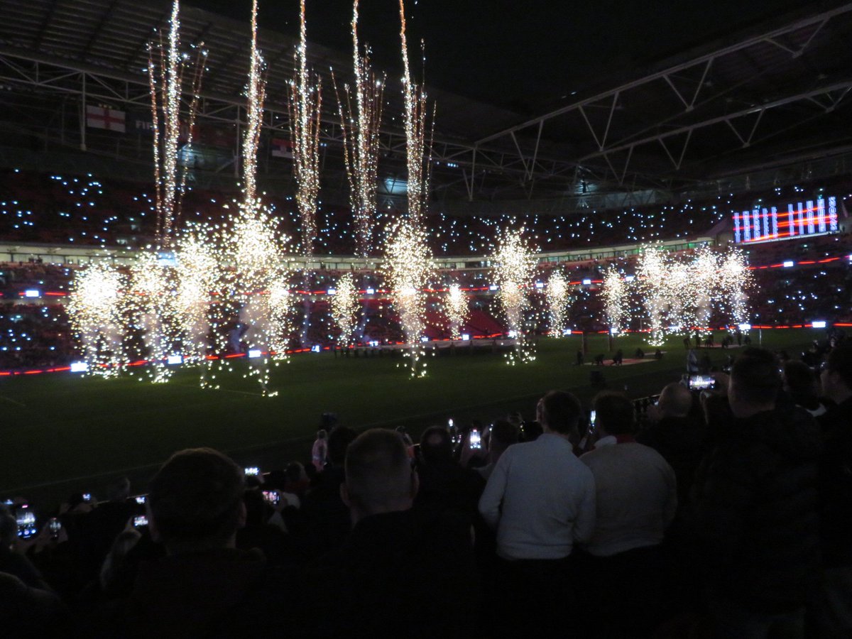 luc7_dcfc's tweet image. Any pictures of the full surfer flag please England fans ? 
Would love to see the rest dcfc flag 👀? 
@England #england #surfer #dcfcfans #fansflag #engserbia #WC2026 #worldcupadventre #roadtoUSA