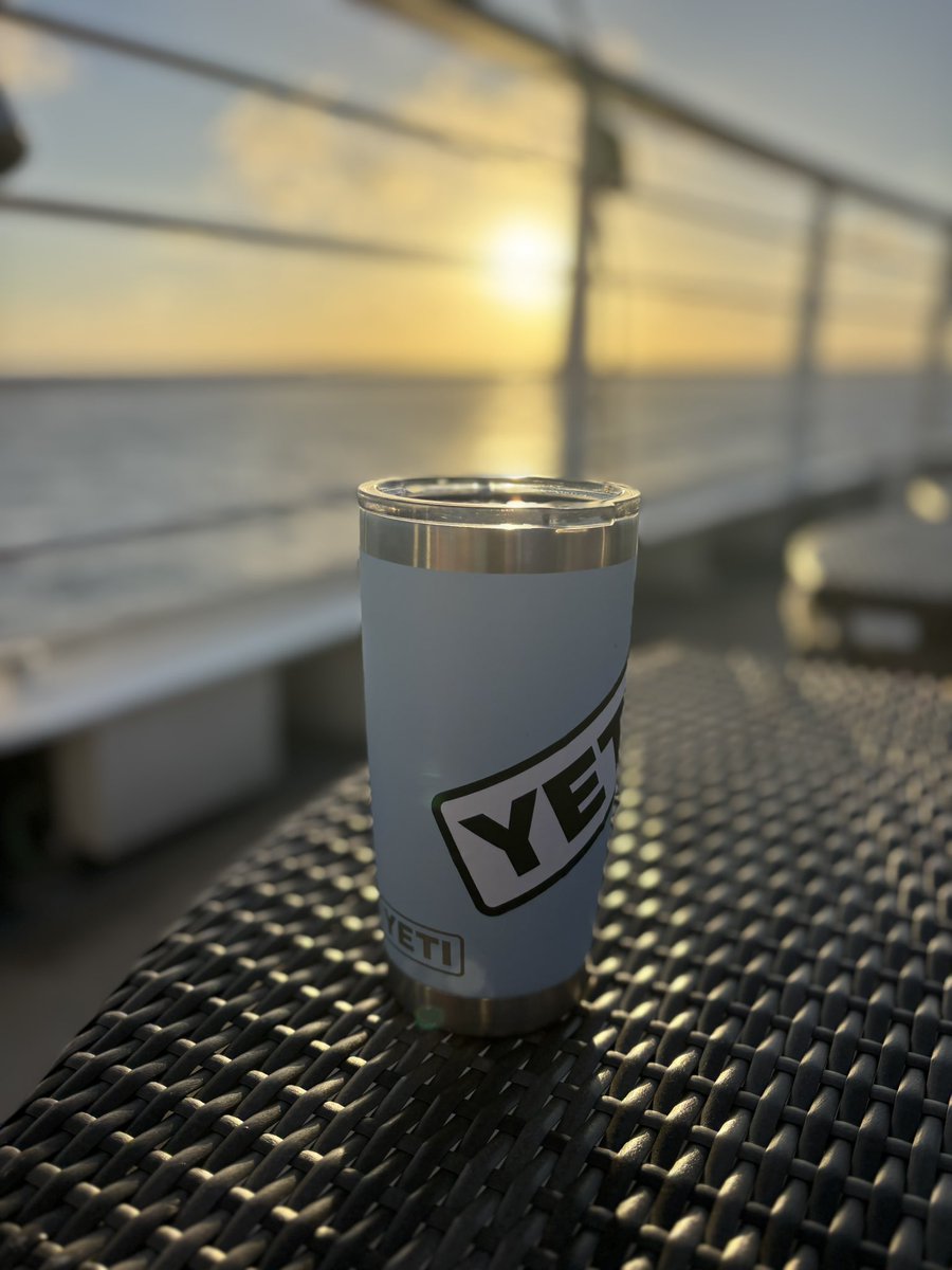 mmailman52's tweet image. @palmer_cary @Mrpalmer18 @duciswild #Morningview #Caribbean GOOD MORNING AMERICA 🙏🏻 @MarioAndretti