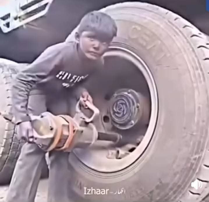 EssirBheel's tweet image. کوئی ترمیم ایسی نہیں ہے جس میں ان جیسے غریبوں کے حق میں ہو 😭
 #foryouシpage
 #followersreelsfypシ゚viralシfypシ゚viralシ