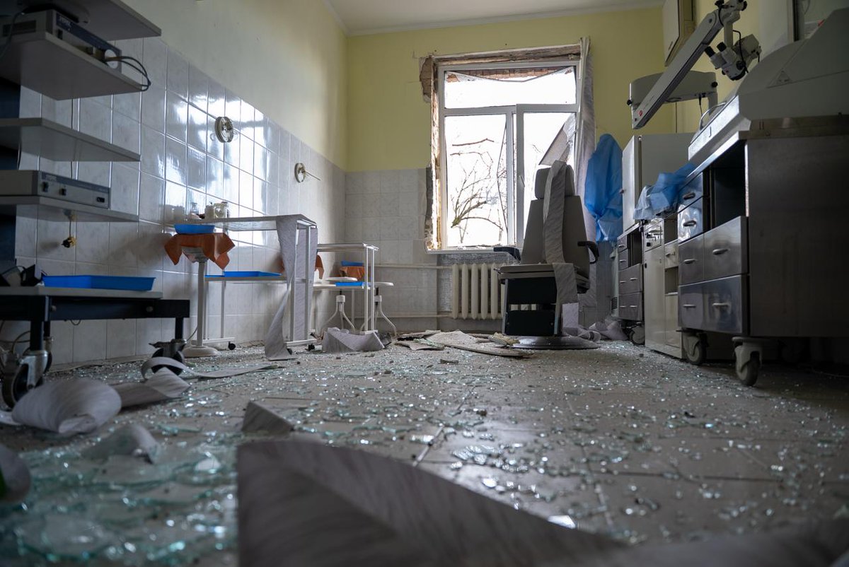 MoH_Ukraine's tweet photo. 2/2 Hospitals were damaged again — lifesaving places hit by the enemy. Kyiv’s ENT Institute and Podil Diagnostic Center suffered major destruction. Medical teams continue to work tirelessly. Thanks to all medics, soldiers, rescuers, and resilient Ukrainians who support each other https://t.co/1QzuXVngij
