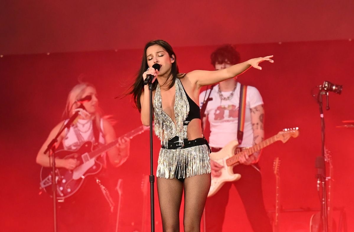 day 13/22 of sharing my fav liv photos every day until I turn 22!! i miss bst hyde park my fav day ever